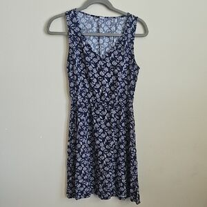 Old Navy Blue and White Sleeveless V-Neck Sundress